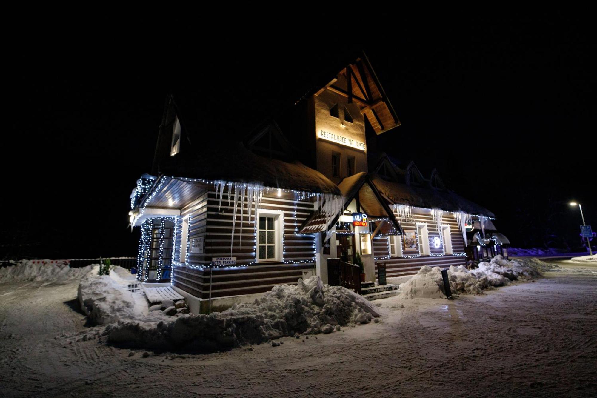 Отель Hotylek Na Myte Гаррахов Экстерьер фото